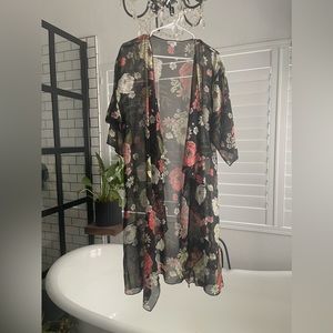 Luluroe Shirley Kimono Size M